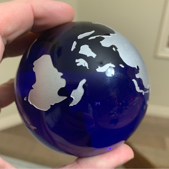 Blue sphere of the World 🌏 - Picture 8 of 11